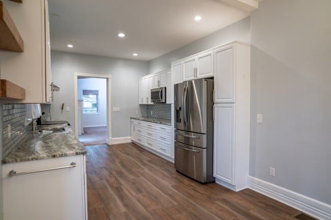 Photo - 422 S Michigan Ave