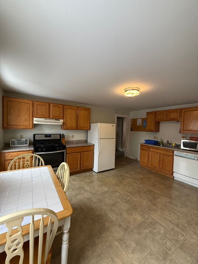 Newly renovated first Floor 1-Bedroom Apar... - Newly renovated first Floor 1-Bedroom Apar... Apartment