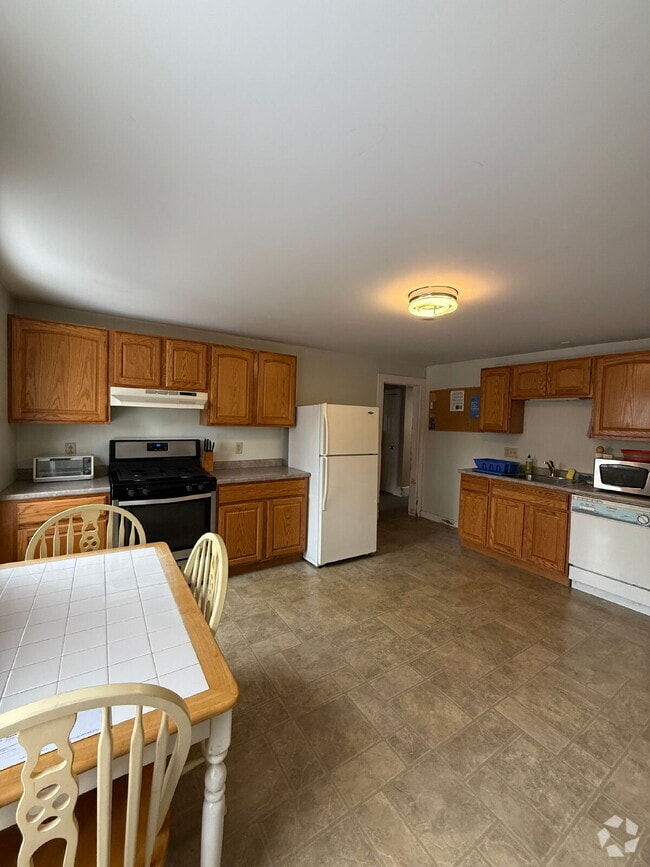 Building Photo - Newly renovated first Floor 1-Bedroom Apar... Rental