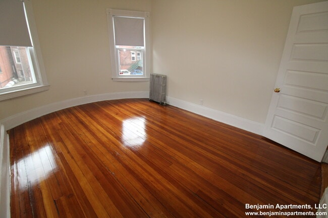 Photo - 1589 Beacon St Unit 4