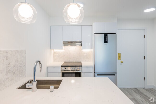 2 BR, 2 BA - 2520 College Avenue