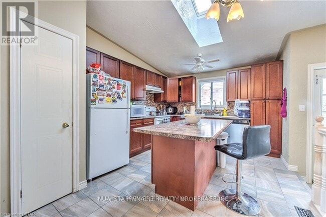 Photo - 1263 Aldersbrook Rd