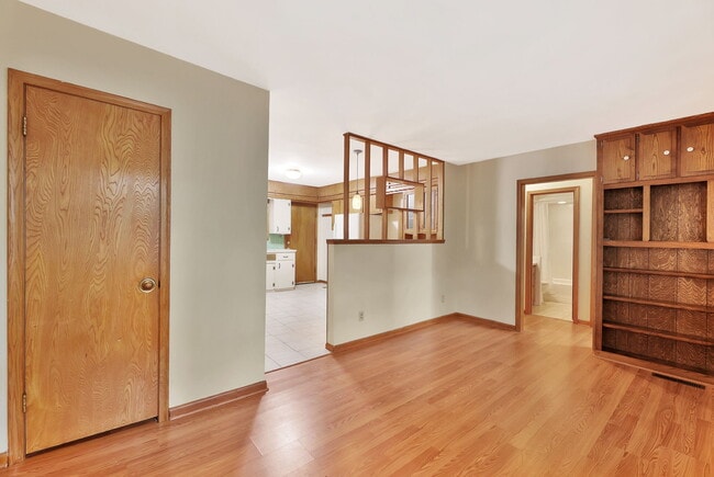 Building Photo - 2218 W Saint Louis St Rental