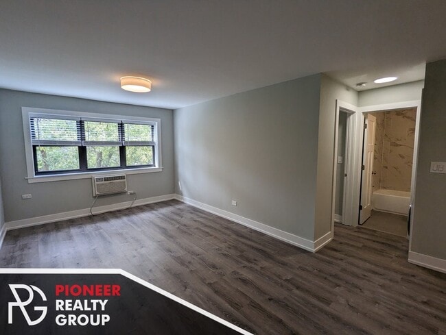 Photo - 454 W Barry Ave Unidad 4