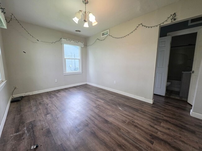 Photo - 3 bedroom 1 bath house in Marion Near Thomas Park.