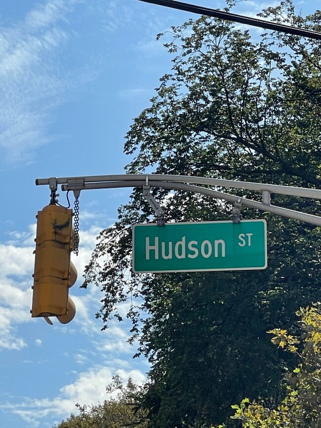 Photo - 1020 Hudson St Unit A5