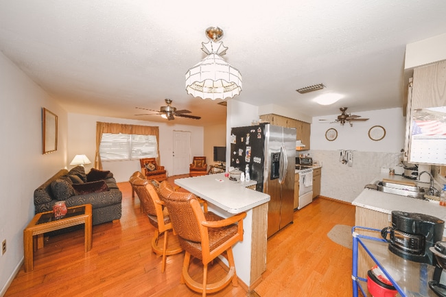Photo - 408 Pinewood Ave