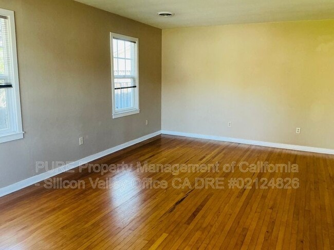 Photo - 624 Button St