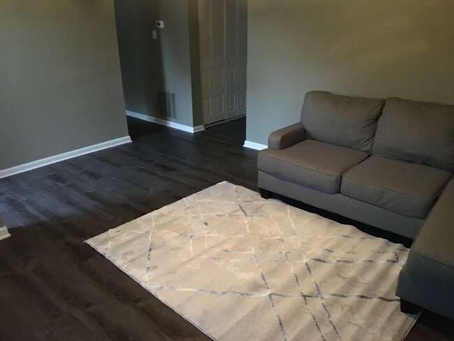 Photo - 1498 Summerhill Dr House