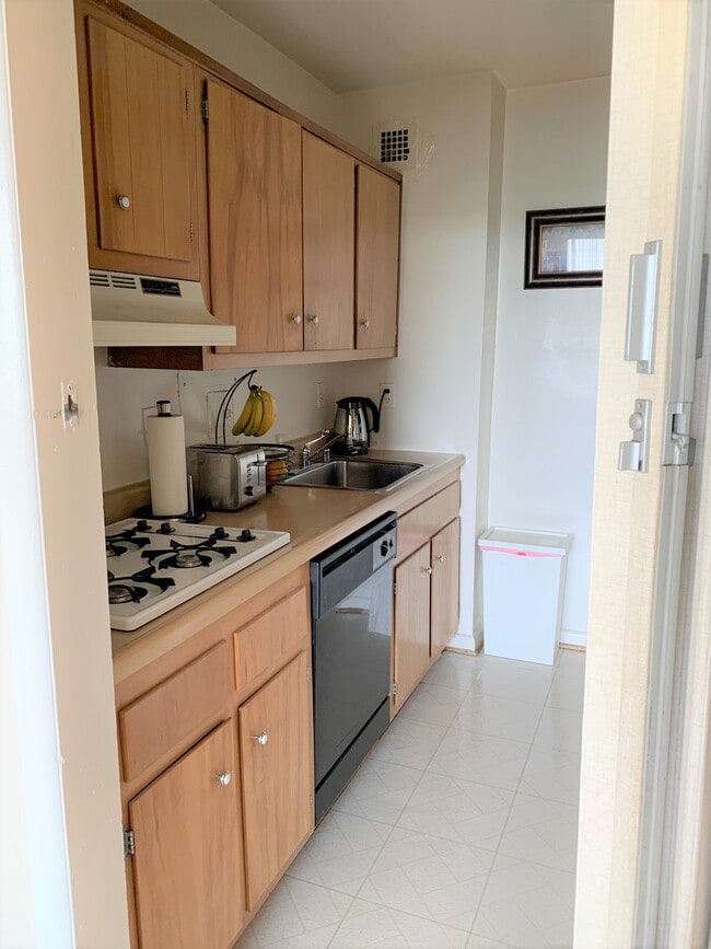 Photo - 10401 Grosvenor Pl Unit Grosvenor Park III