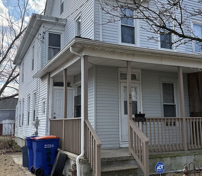 Front of house - 207 E Broad St House