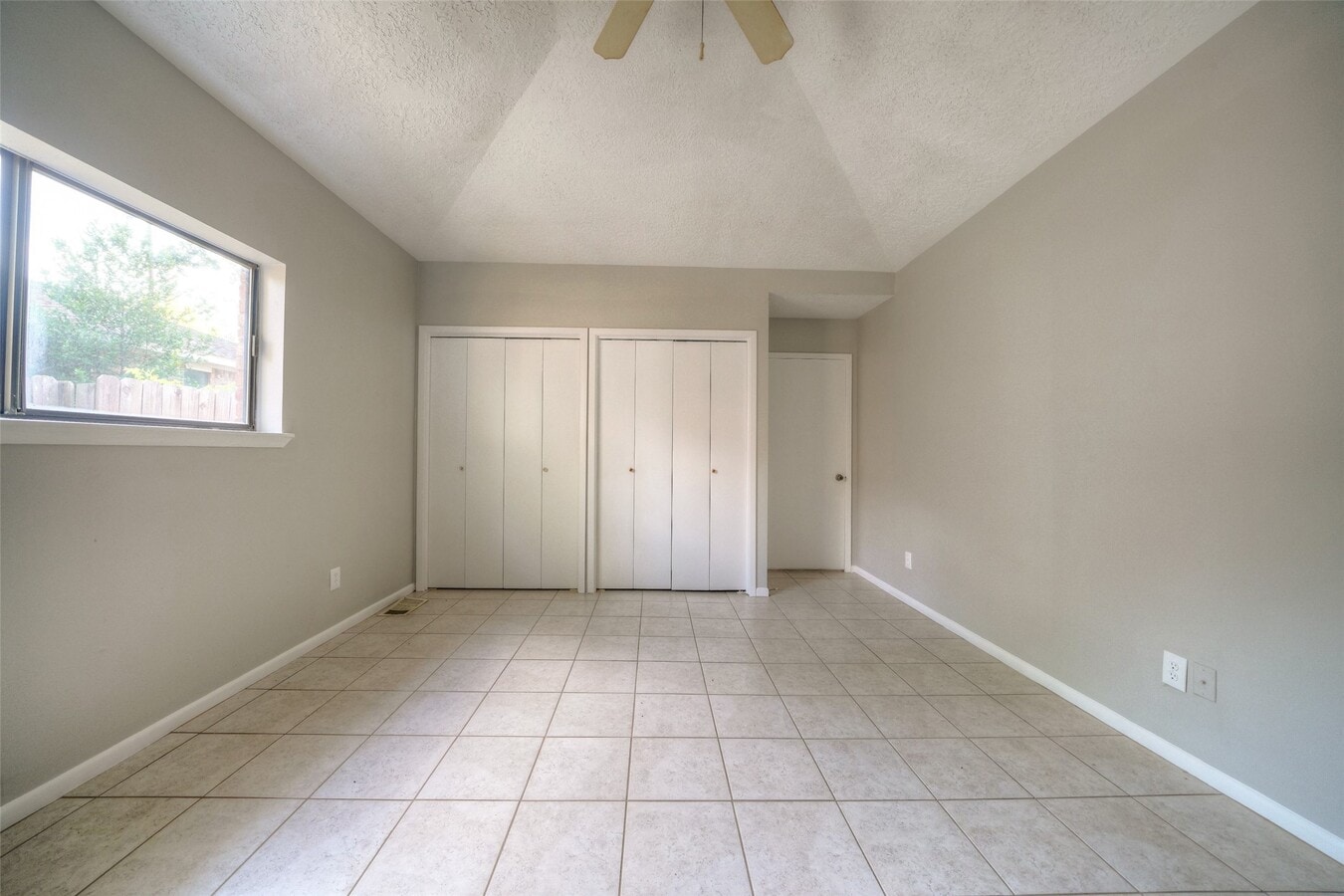 Photo - 25 Shady Oak Ln