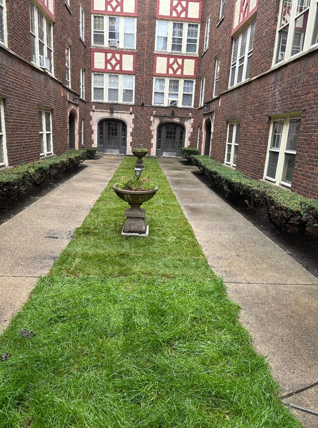 Photo - 3125-3129 S Harlem Ave