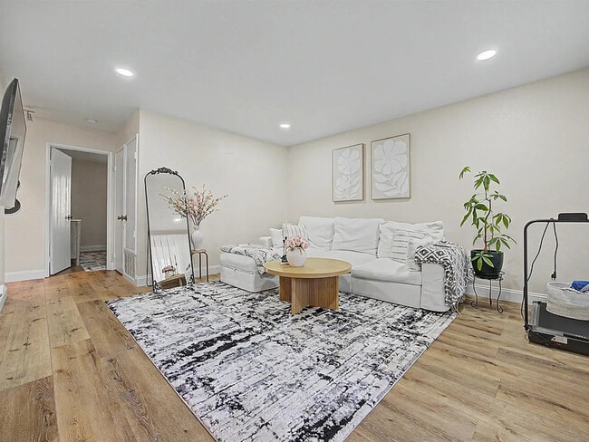 Photo - 2125 Northwood Cir Unit G
