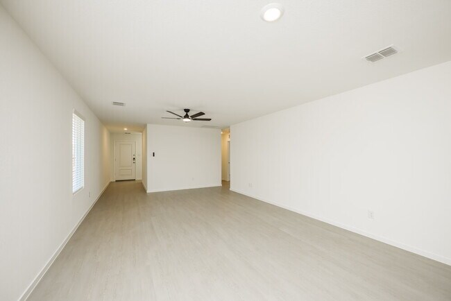 Photo - 1227 Maple St