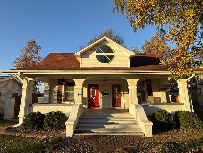 Building Photo - 321 E Stoddard St