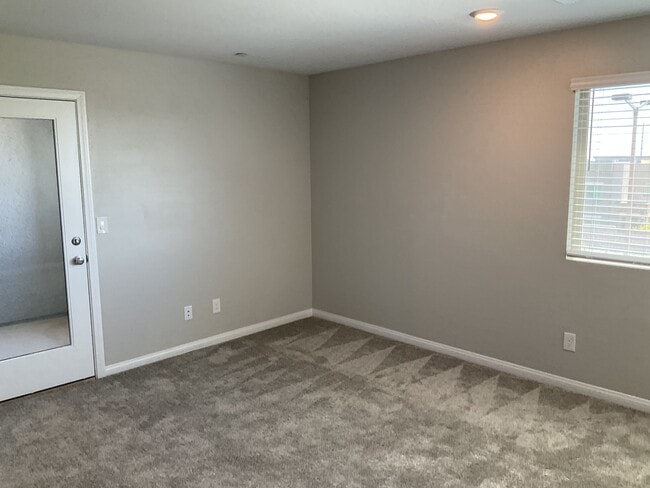 Photo - 510 Mahogany Ridge St