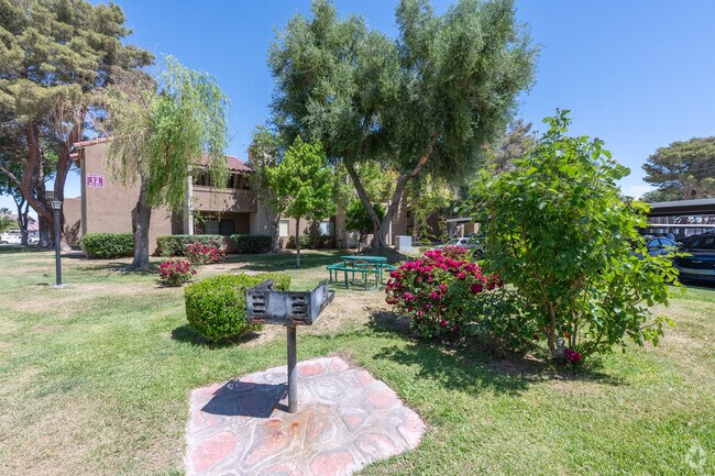 BBQ Area - Northpointe Apartments