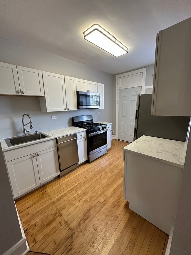 Photo - 5745 W Wellington Ave Unit 1