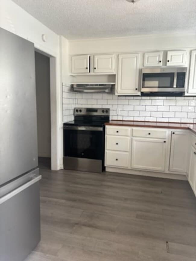 Photo - 352 Brookwood Lake Pl