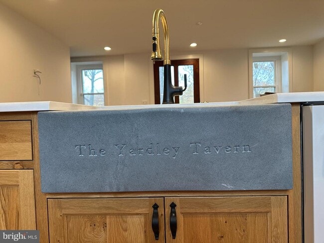 Photo - 857 River Rd