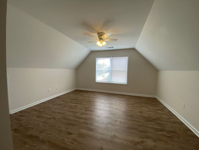 Photo - PRE-LEASING FOR AUGUST 2026!