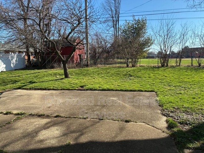 Photo - 7742 Harshmanville Rd