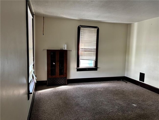 Photo - 648 S Ankeny Ave Apartamento