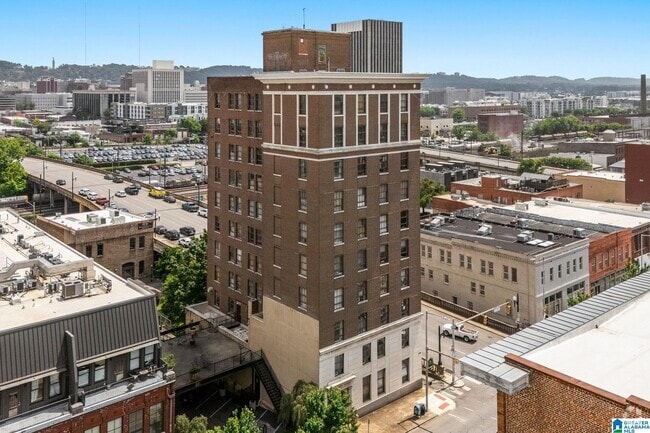 Building Photo - 2201 1st Ave N Unit 3-C Rental