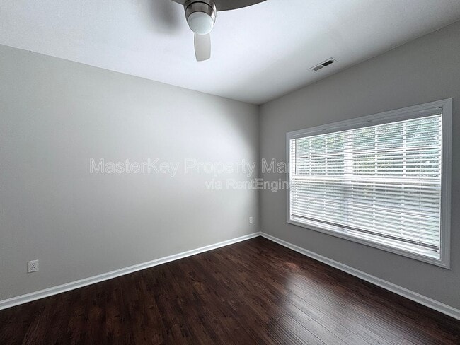 Photo - 204 Straywhite Ave