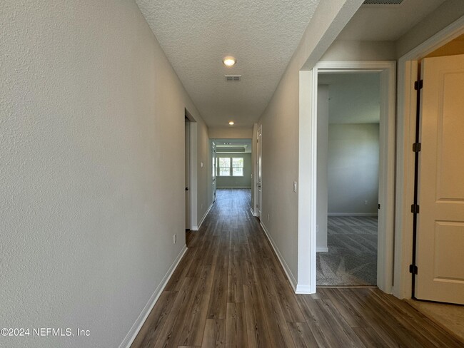 Photo - 938 Rooster Holw Way
