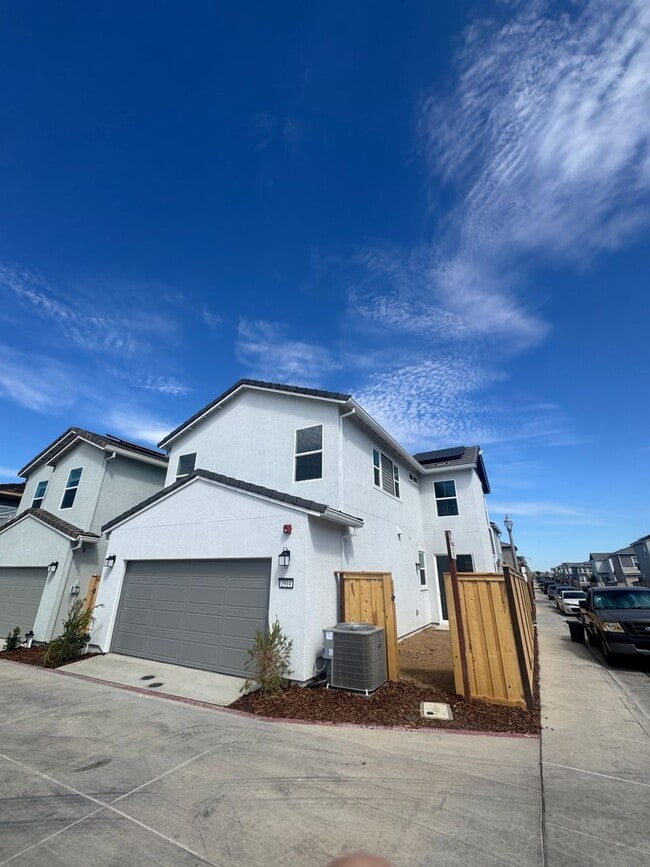 Photo - 2914 Skyward Ln
