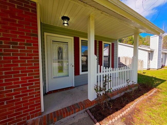 Photo - 3 Br 2 BA in Spring Villa