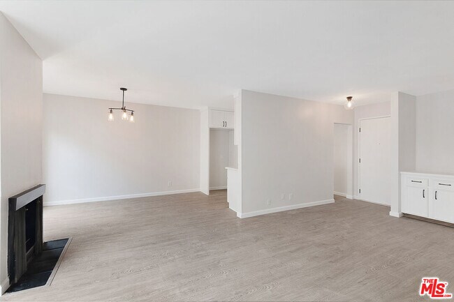 Photo - 1750 Camino Palmero St Unit 538