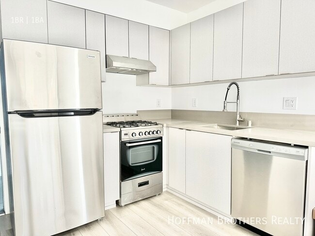 Building Photo - 316 S Mariposa Ave Rental