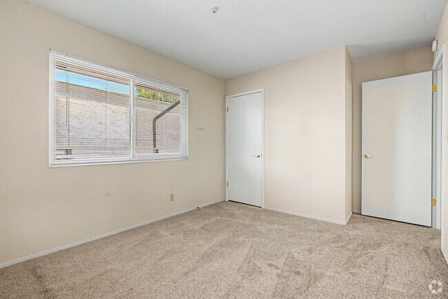 2BR, 1BA - 1050SF - Second Bedroom