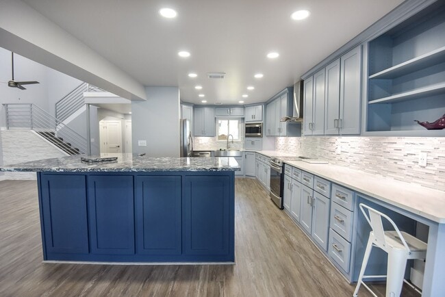 Photo - 1285 Capri Dr