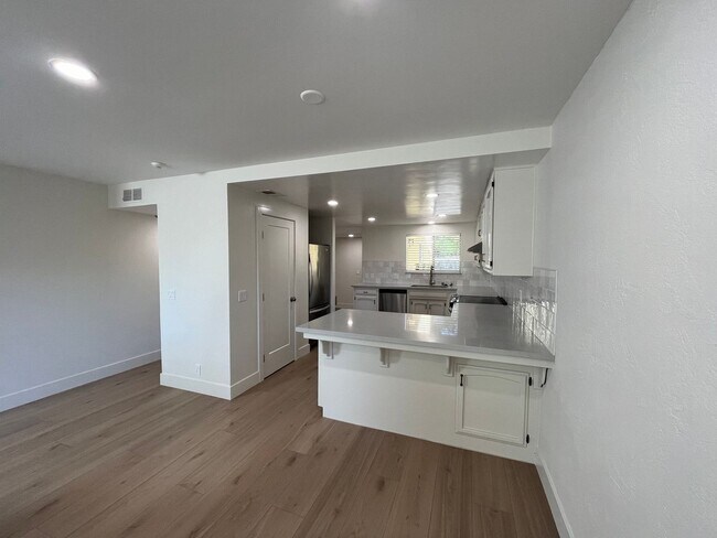 Photo - Updated 2 story Condo in Central Location ...