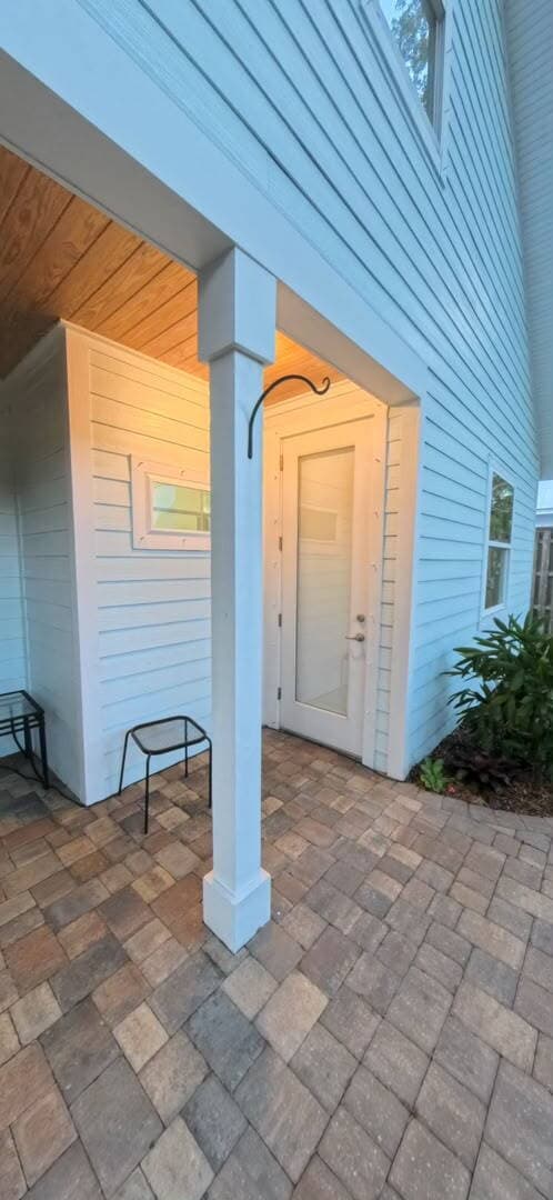 Building Photo - "Charming 3-Bed, 2-Bath Retreat in the Heart of Saint Augustine!"