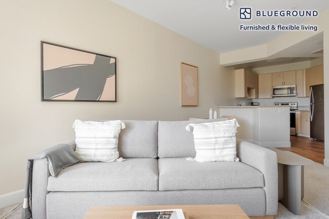 Photo - 2383 N Main St Unidad FL4-ID933