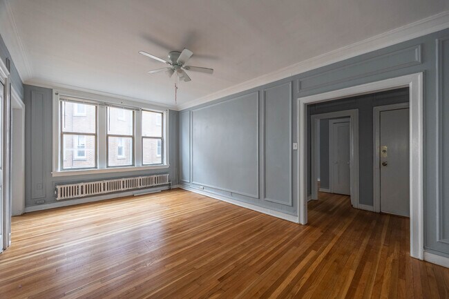Photo - 1366 W Estes Ave Unit 1H