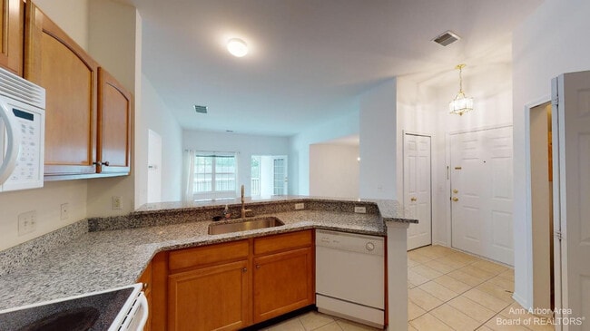 Photo - 2802 S Knightsbridge Cir