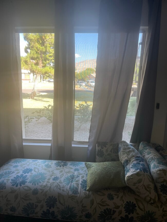 Building Photo - 9643 Spyglass Ave Unit 31