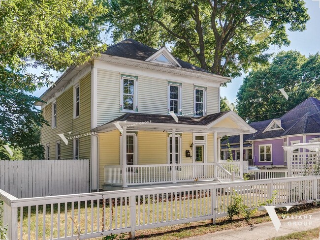 Charming Historic American Foursquare Home... - Charming Historic American Foursquare Home...