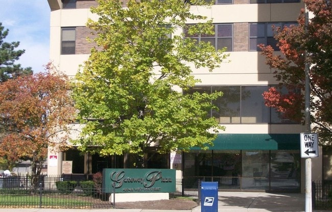 Building Photo - Gateway Plaza Rental
