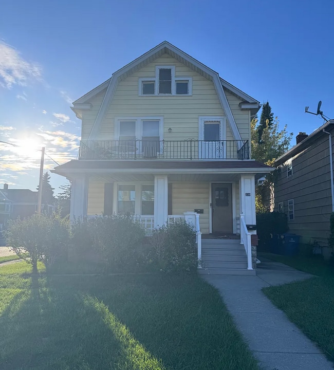 Photo - 238 Crestwood Ave Unit Lower