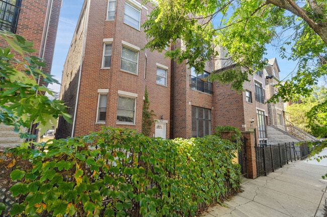 Building Photo - 1522 N Bosworth Ave Unit 2