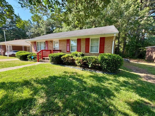 Building Photo - The Home You’ve Been Searching For!