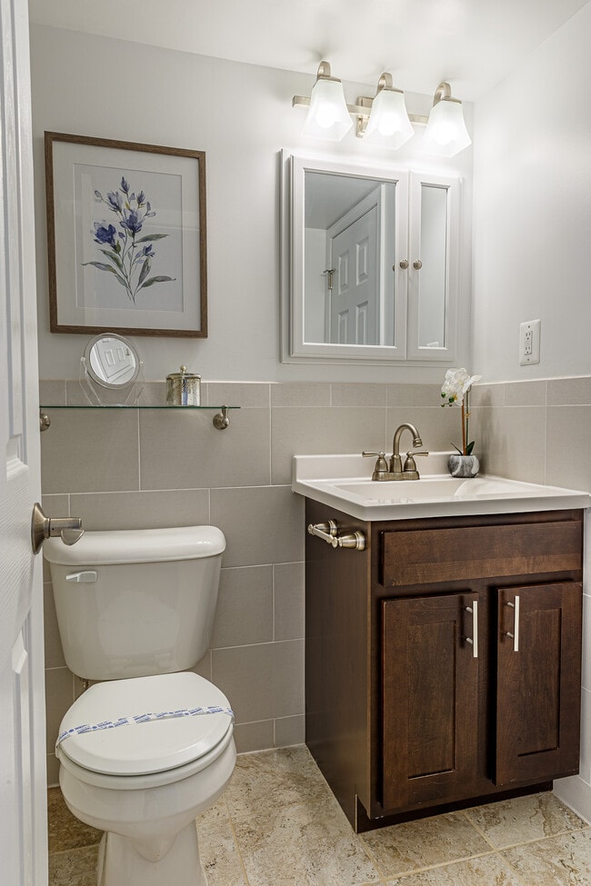 Merrifield at Dunn Loring Station Apartments Vienna, VA