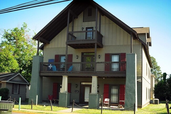 Building Photo - 1415 8th St Unit A